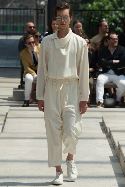 Look 8